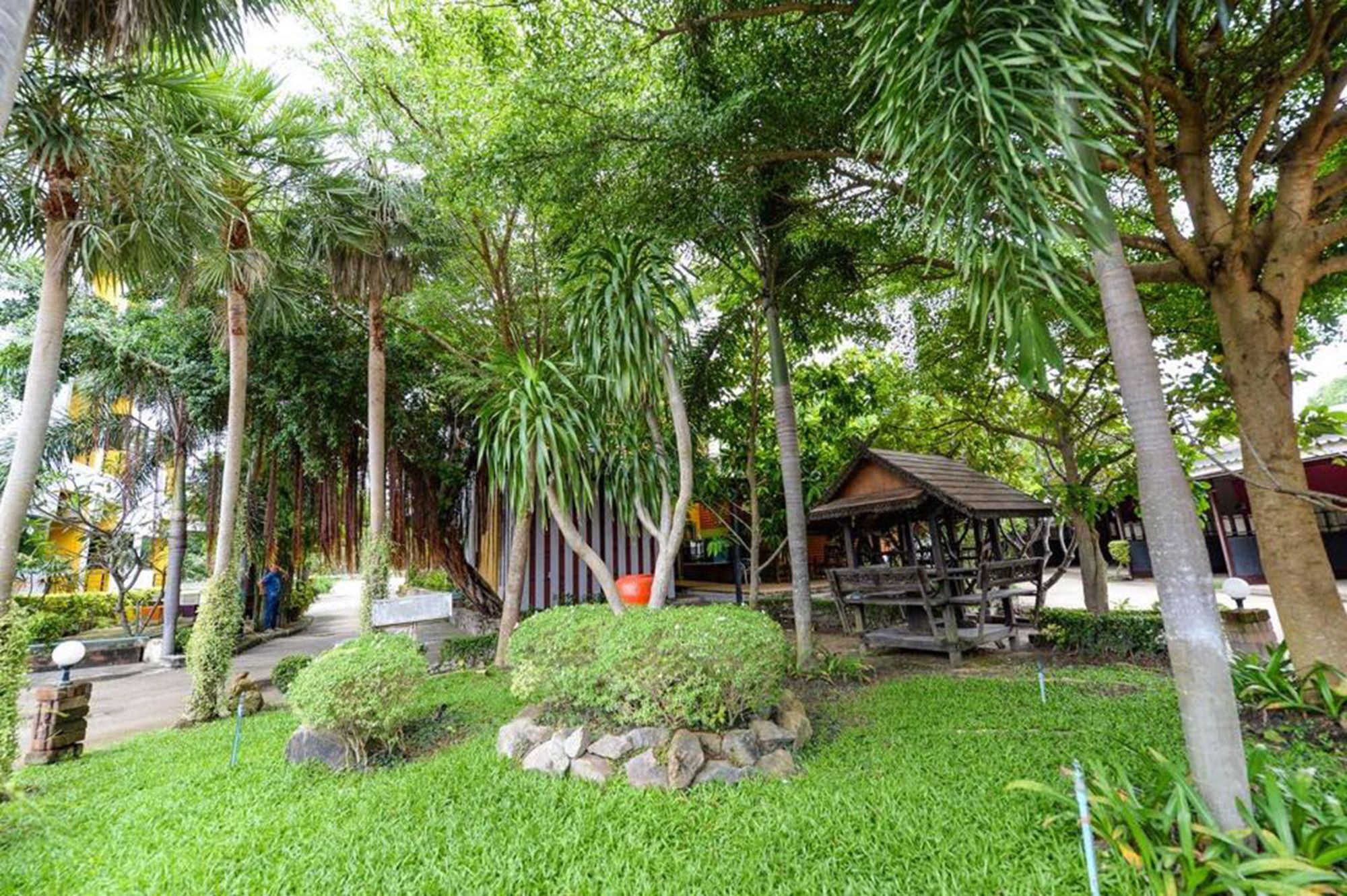 Paradise Resort Ban Nong Pla Lai Buitenkant foto